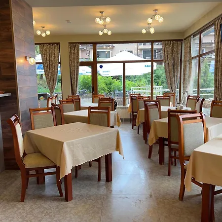 Ardovel Park Hotel